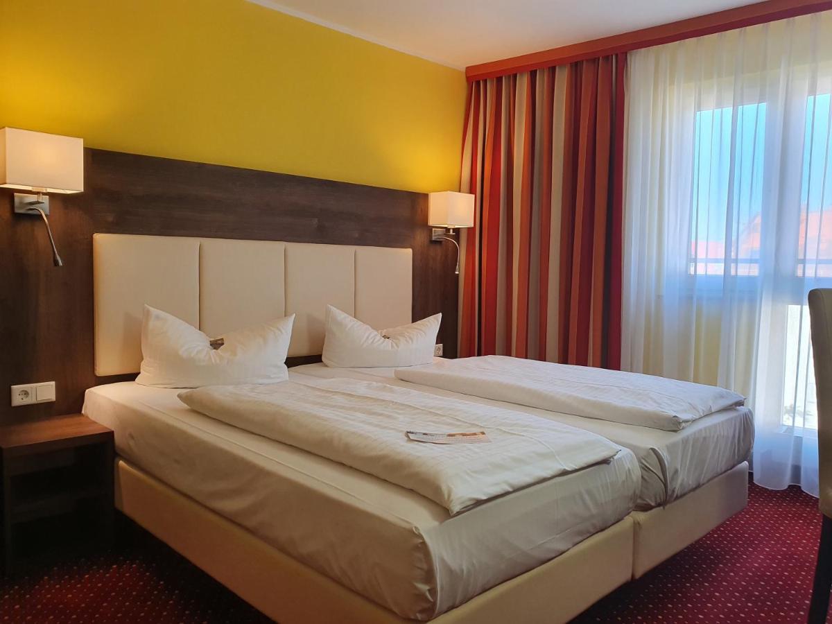 อินไวท์ โฮเทล เนือร์นแบร์ค ซิตี้ Hotel Nuremberg ภายนอก รูปภาพ