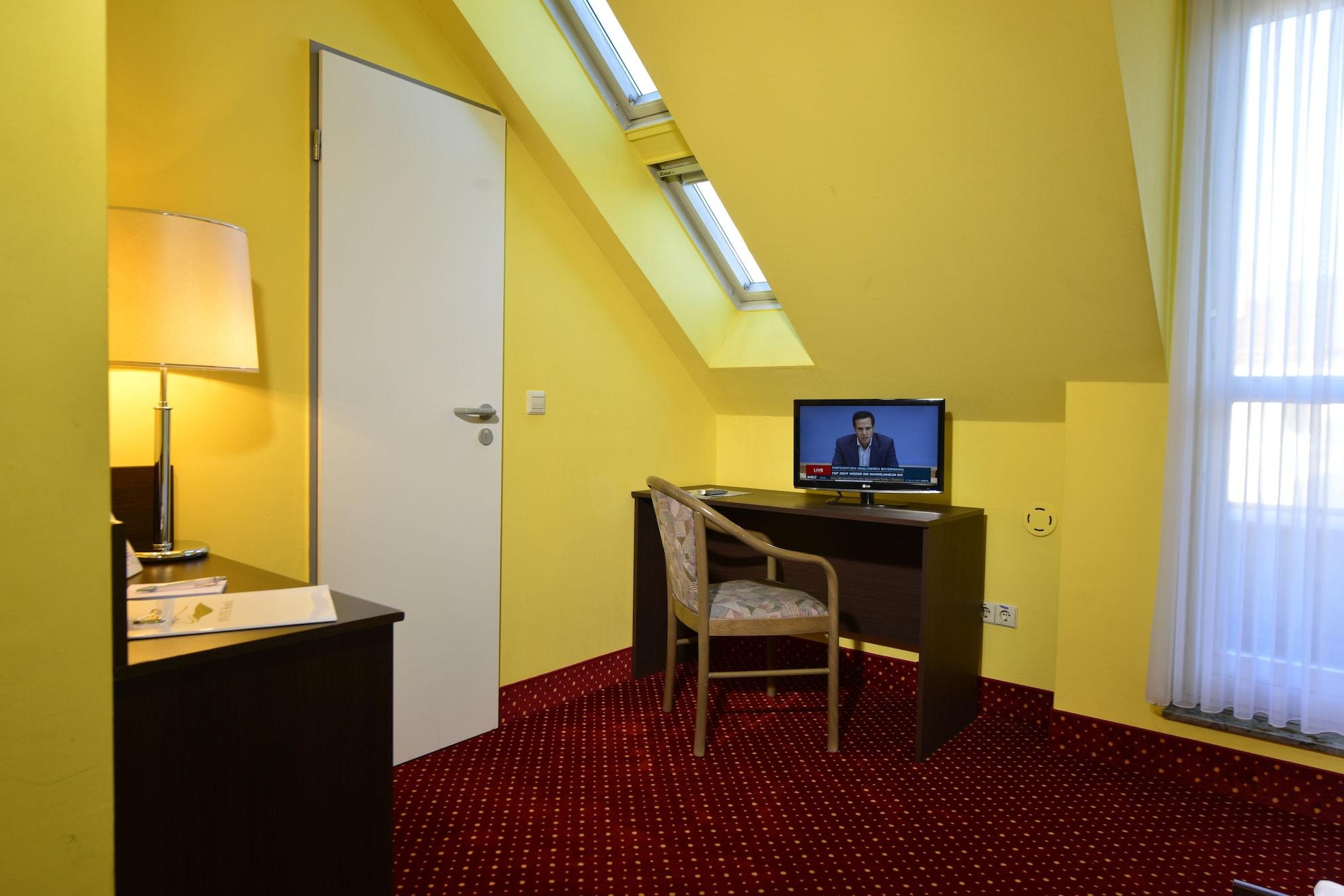 อินไวท์ โฮเทล เนือร์นแบร์ค ซิตี้ Hotel Nuremberg ภายนอก รูปภาพ