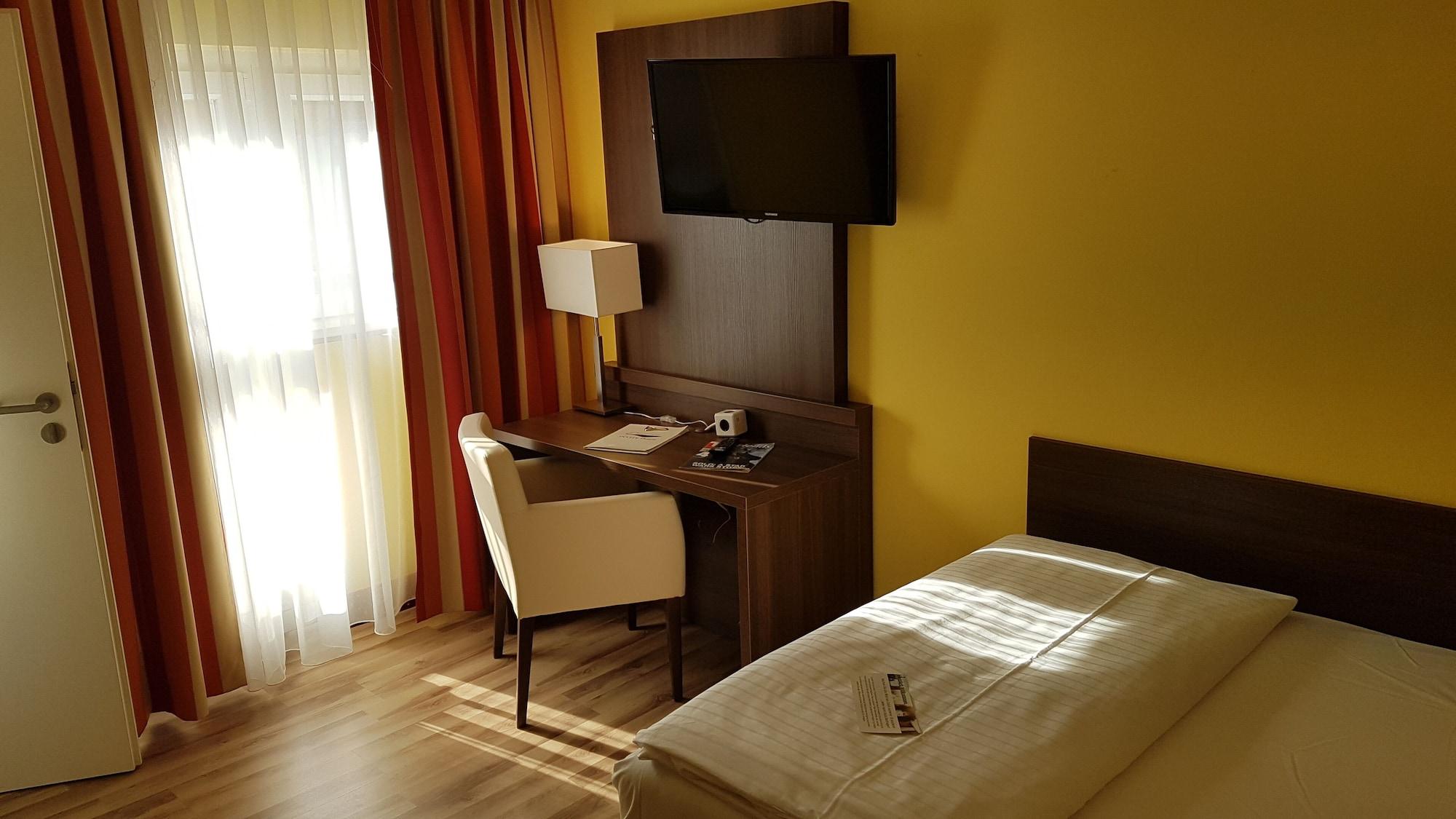 อินไวท์ โฮเทล เนือร์นแบร์ค ซิตี้ Hotel Nuremberg ภายนอก รูปภาพ