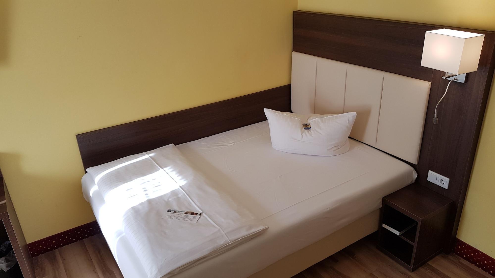 อินไวท์ โฮเทล เนือร์นแบร์ค ซิตี้ Hotel Nuremberg ภายนอก รูปภาพ