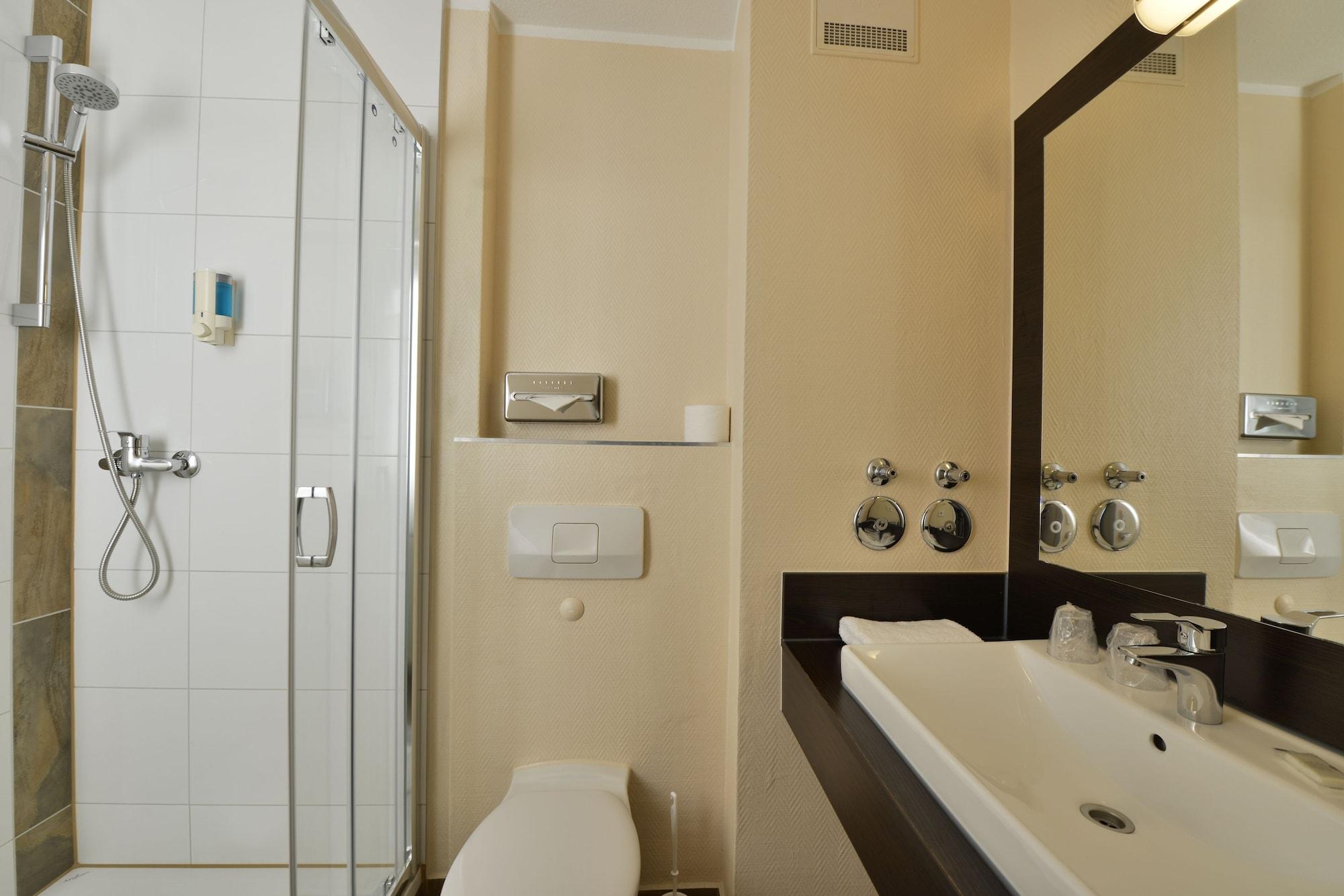 อินไวท์ โฮเทล เนือร์นแบร์ค ซิตี้ Hotel Nuremberg ภายนอก รูปภาพ