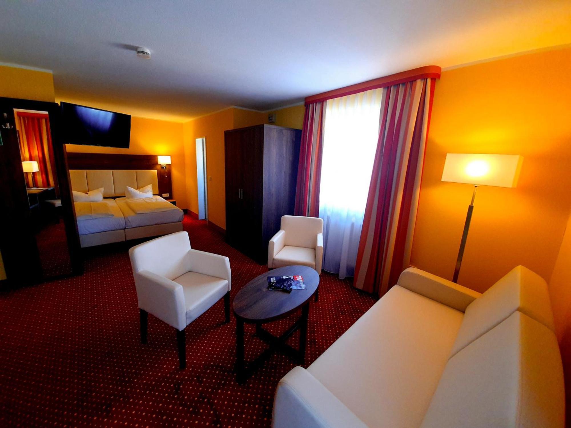 อินไวท์ โฮเทล เนือร์นแบร์ค ซิตี้ Hotel Nuremberg ภายนอก รูปภาพ