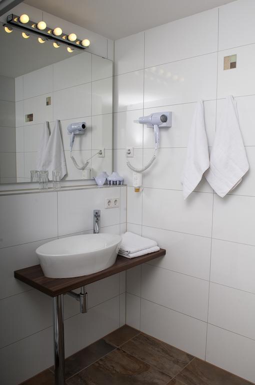 อินไวท์ โฮเทล เนือร์นแบร์ค ซิตี้ Hotel Nuremberg ภายนอก รูปภาพ